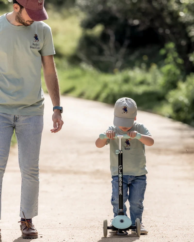 Pack camisetas personalizadas Oso en patinete adulto y niño - Imagen 3