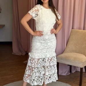 Vestido blanco encaje mangas
