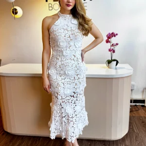 Vestido halter línea espalda flores